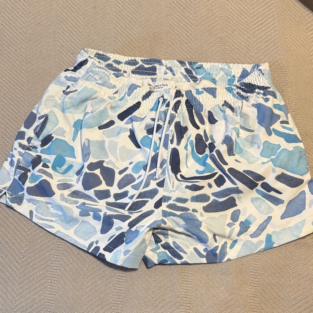 Abercrombie & Fitch Blue and White Leaf Print Shorts